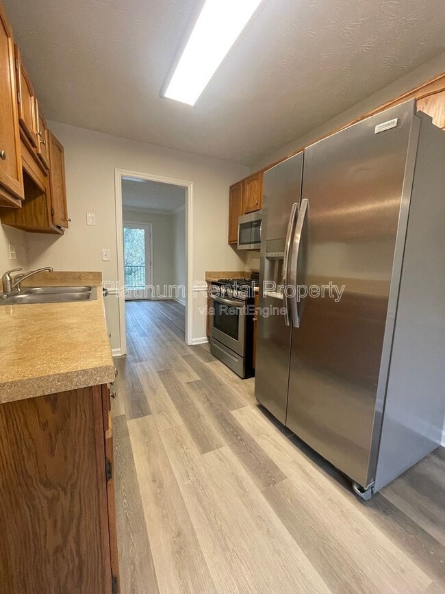 Building Photo - 1052 Westfield Trace