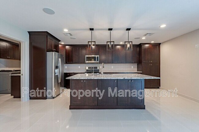 Building Photo - 5514 N 79th Pl