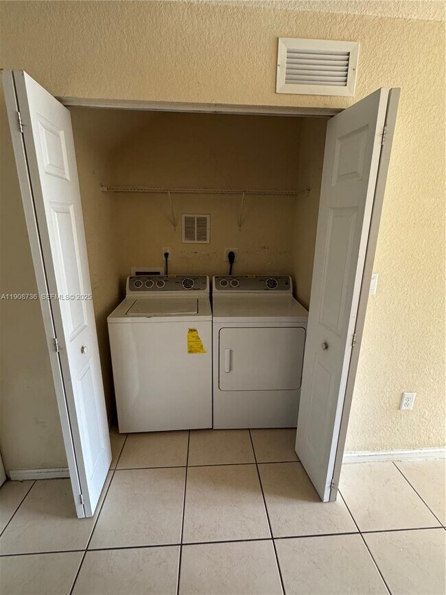 Building Photo - 11605 NW 89th St