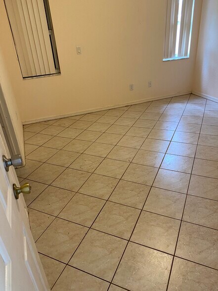 Building Photo - 11812 D Allyon Dr