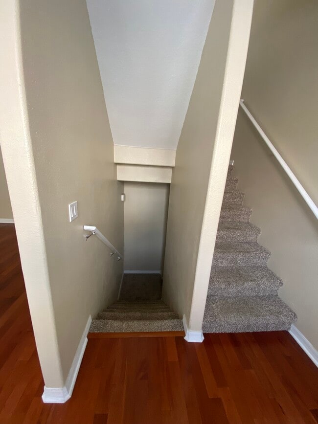 Building Photo - 2517 Lexington Oak Dr