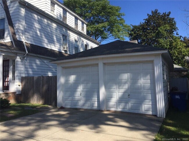 Building Photo - 209 Willard St