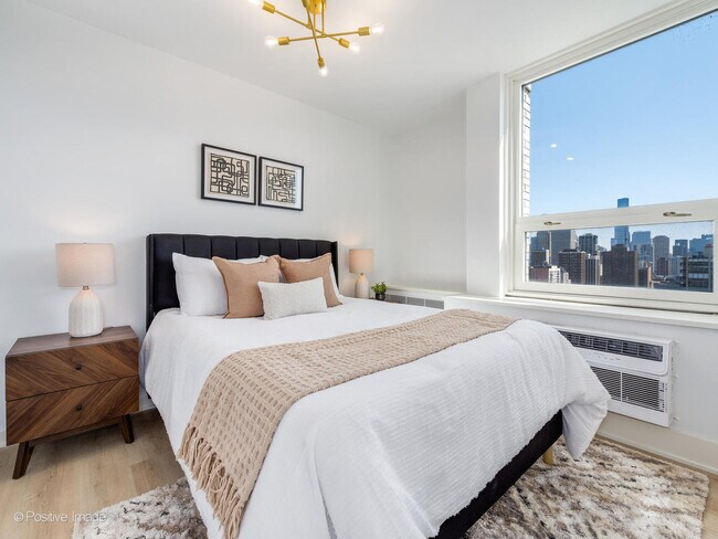 Building Photo - 1455 N Sandburg Terrace