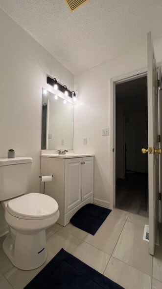 Building Photo - 301 Winners Cir S