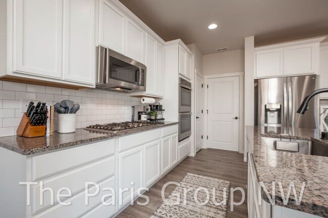 Building Photo - Stunning 2021 Edgewood Home in Westridge *...