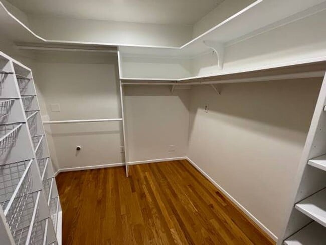 Building Photo - Peaceful Hope Ranch Living