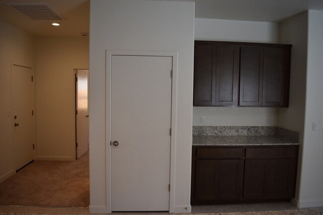 Building Photo - 4721 Irma Dr