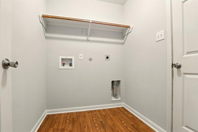 Building Photo - 4006 Enclave Mist Ln