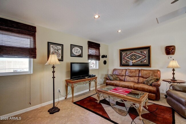 Building Photo - 6012 W Grovers Ave