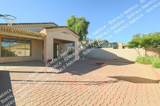 Building Photo - 2126 E Fawn Dr