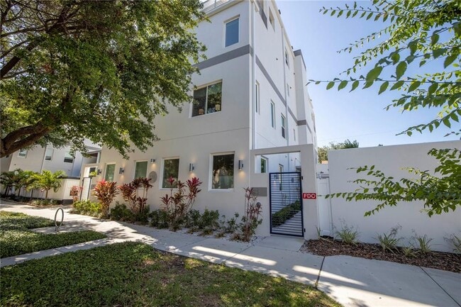 Primary Photo - 536 4th Ave S