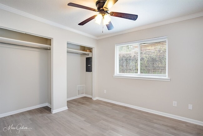 Building Photo - 9413 Garfield Dr