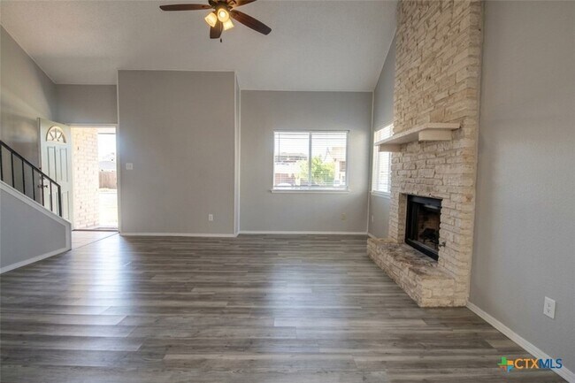 Building Photo - 1225 Westway Cir