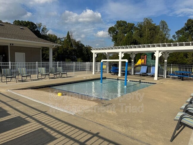 Building Photo - 5021 Red Poll Dr
