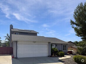Building Photo - Stunning 4B/2.5Ba House w/ Two Fireplaces,...