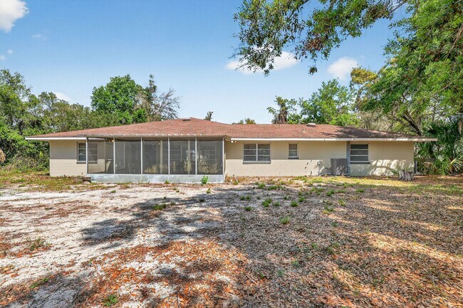 Building Photo - Fully Renovated Canal-Front Home on the Harris Chain of Lakes!