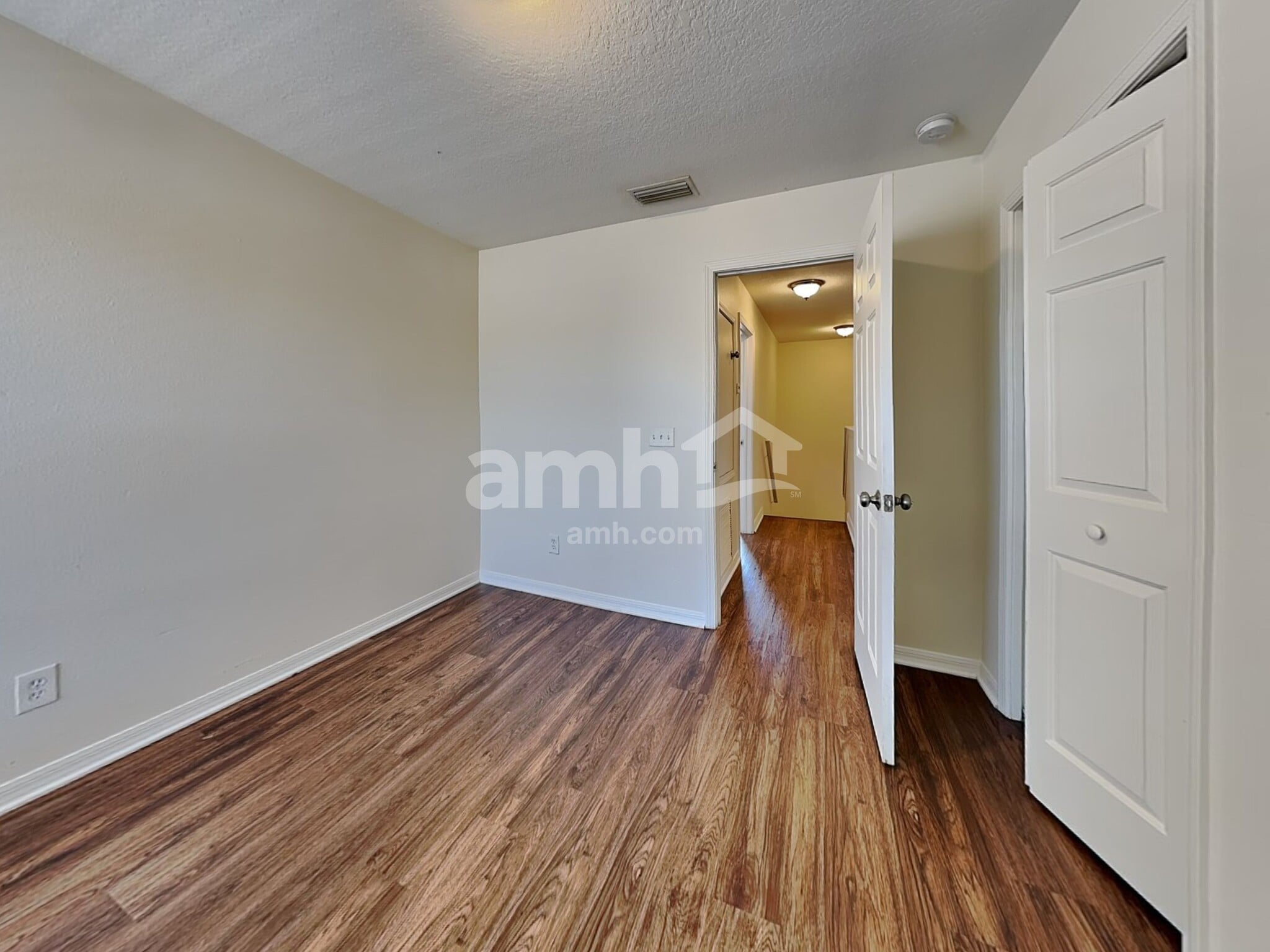 Building Photo - 8523 Deer Chase Dr