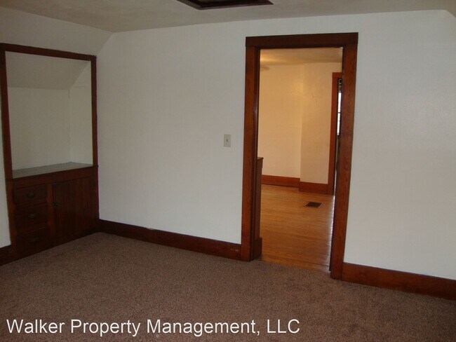 Building Photo - 4 br, 2 bath House - 1128 W. State Street