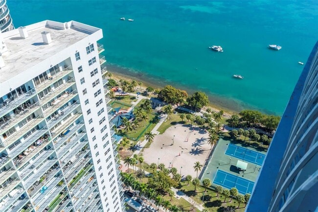 Building Photo - 1750 N Bayshore Dr