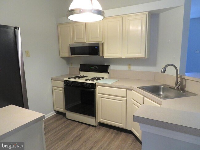 Building Photo - 113 Dresher Woods Dr