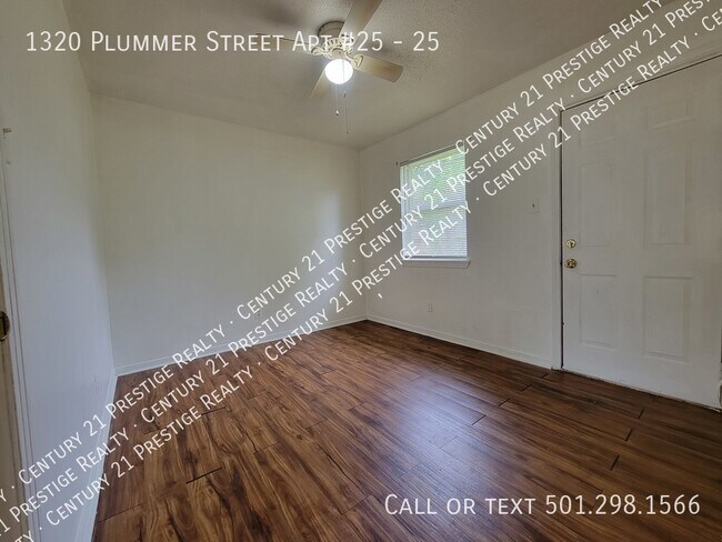 Building Photo - 1320 Plummer St