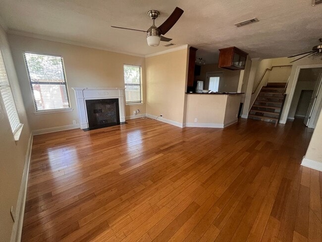 Building Photo - 7bed/6.5bath + 3 car garage and carport