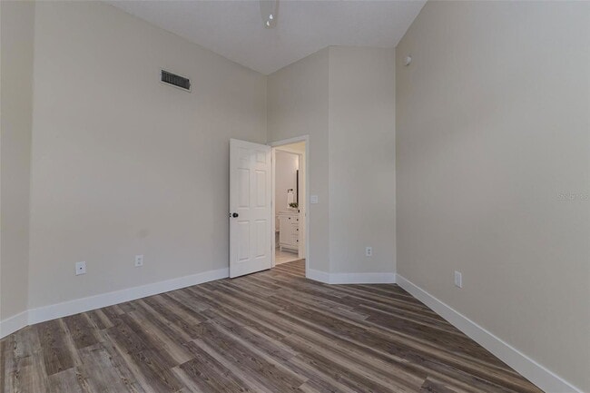Building Photo - 956 Harbor Town Dr