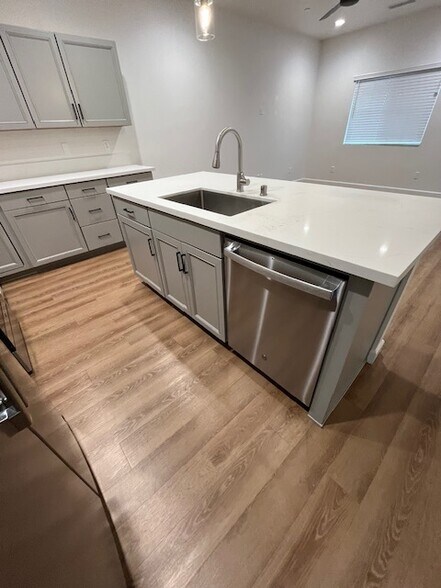 Building Photo - 2029 W Corvina Ave