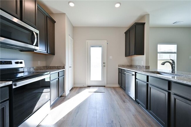 Building Photo - 252 Mount Vernon Way