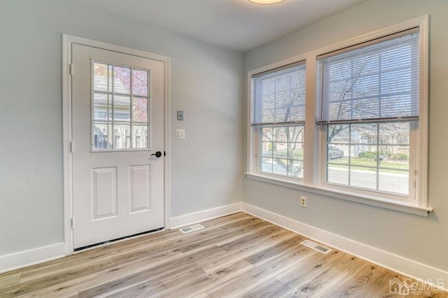 Building Photo - 137 Concordia Cir