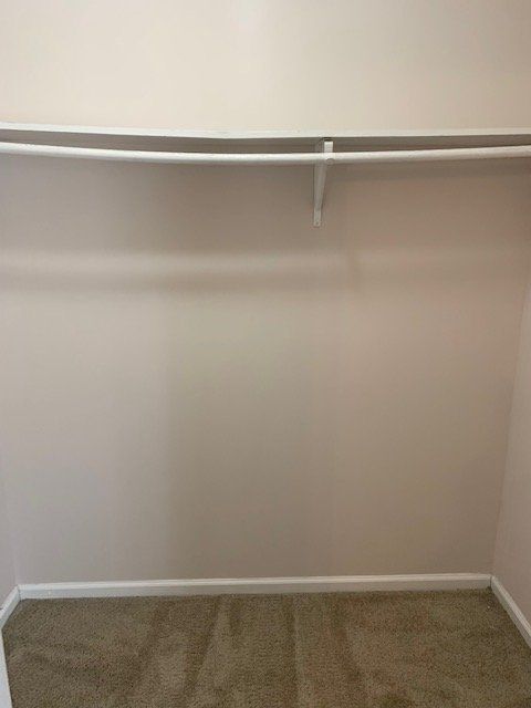 Building Photo - 2002 River Dr