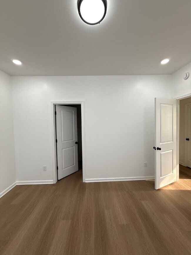 Building Photo - Fully Renovated Spacious 3BR in South Memphis – Section 8 Welcome