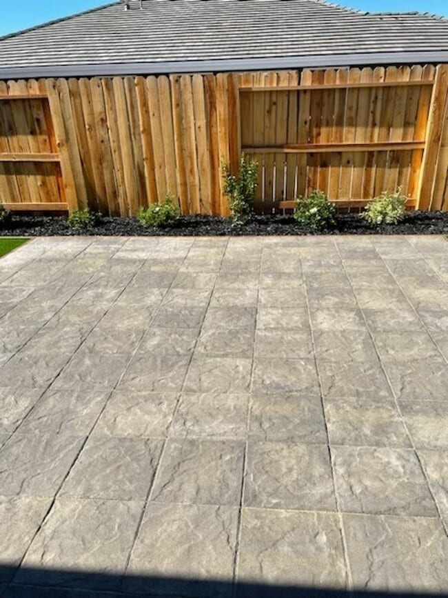 Building Photo - Gorgeous 4 bedroom home in Quaint Town of  Winters CA