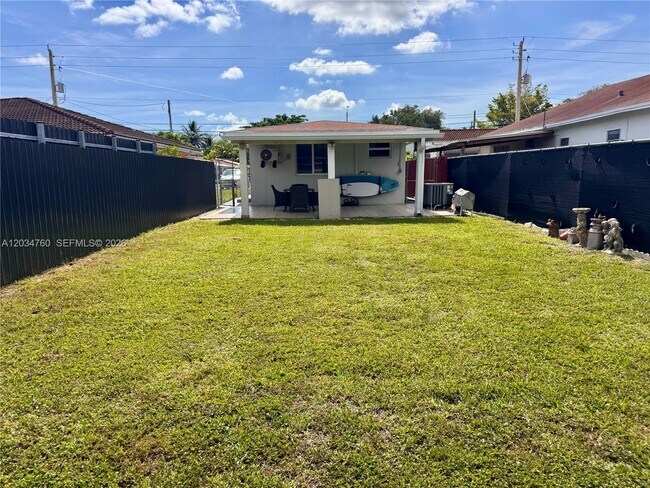 Building Photo - 1158 NW 34th Ave
