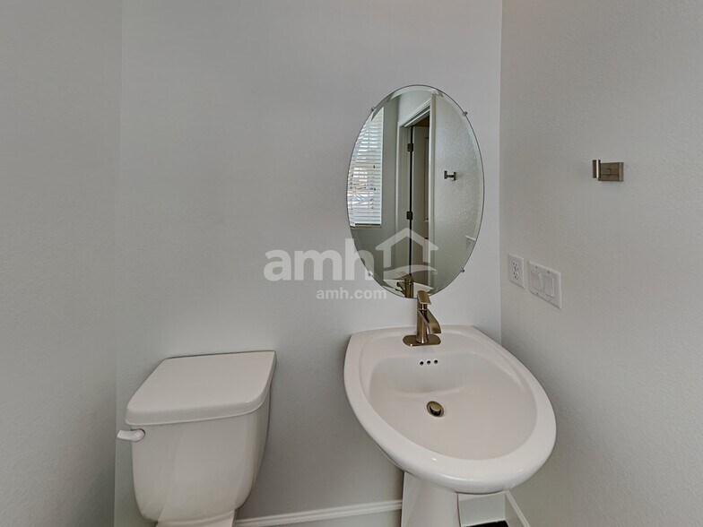Building Photo - 15091 West 82nd Place