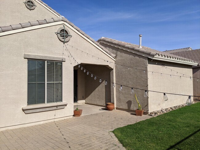 Building Photo - 21019 E Avenida Del Valle