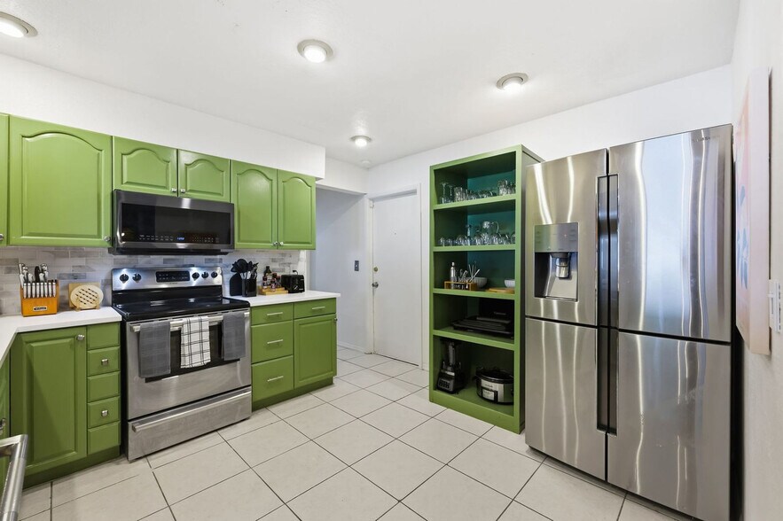 Building Photo - 9155 125th St