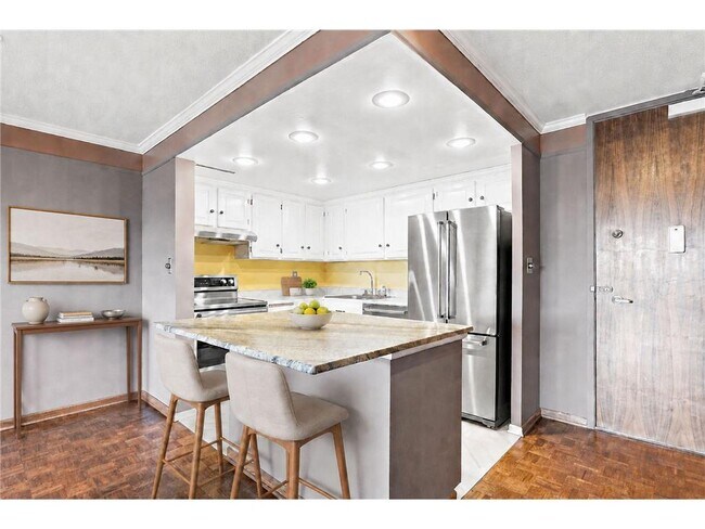 Building Photo - 400 Groveland Ave