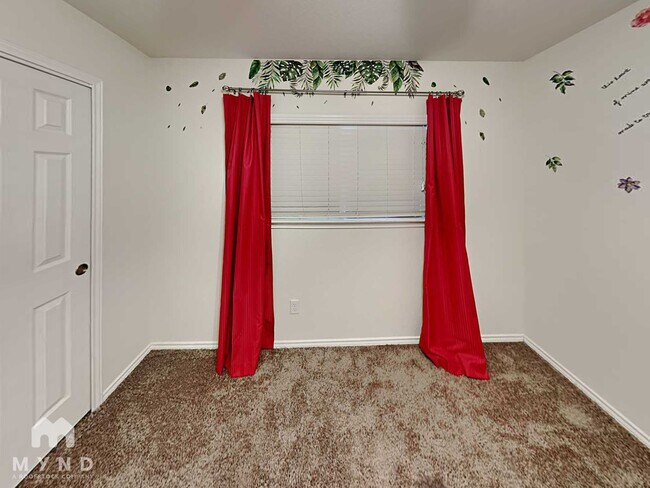 Building Photo - 9203 Silver Vista