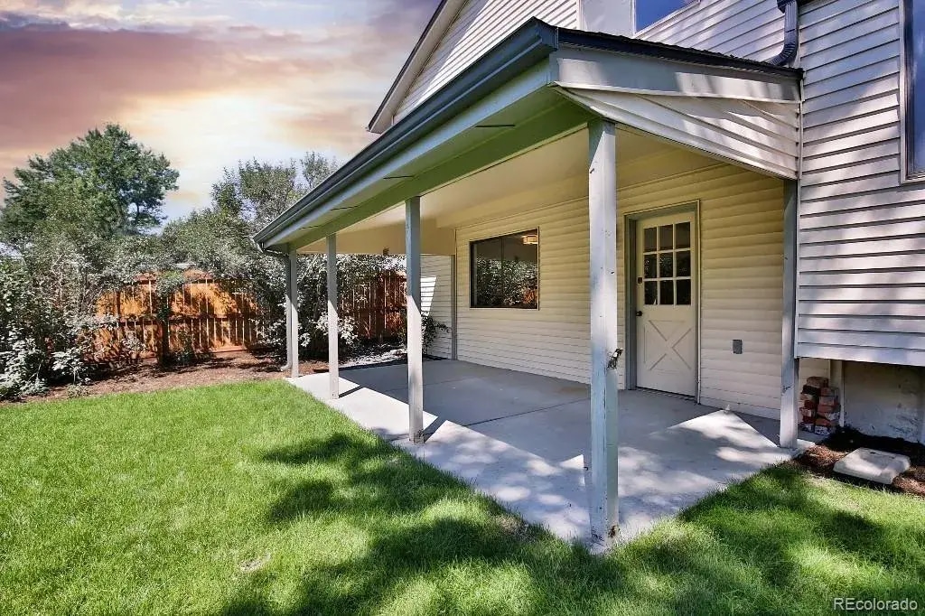 Covered patio - 7504 W Quarto Ave