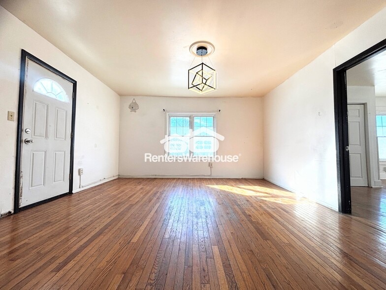 Building Photo - 1171 21st St