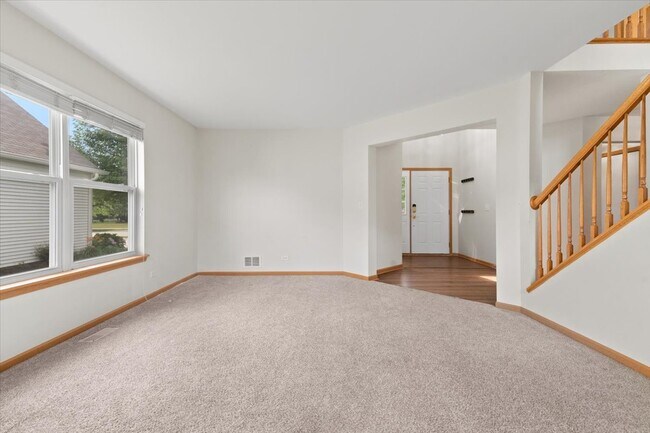 Building Photo - 966 Forest View Way