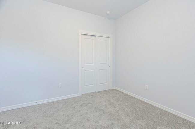 Building Photo - 546 Spanish Oak Dr