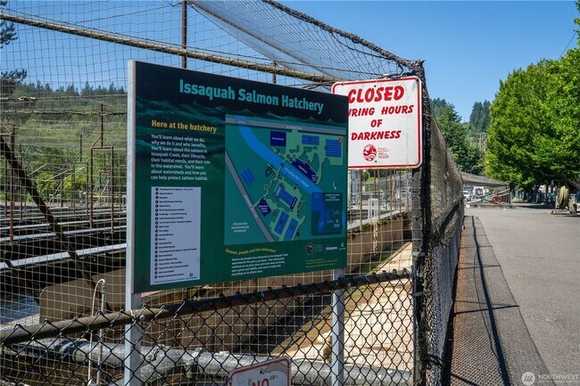 Building Photo - 230 SW Clark St