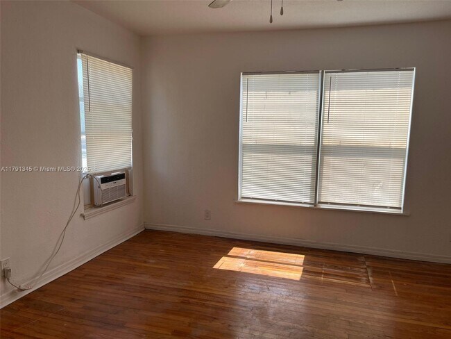 Building Photo - 736 Gotham Ct