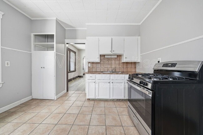 Building Photo - 10705 Fidelity Ave