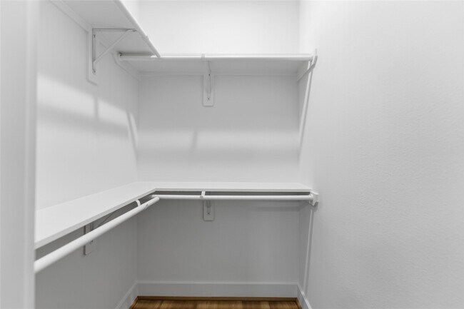 Building Photo - 5420 Elysian St