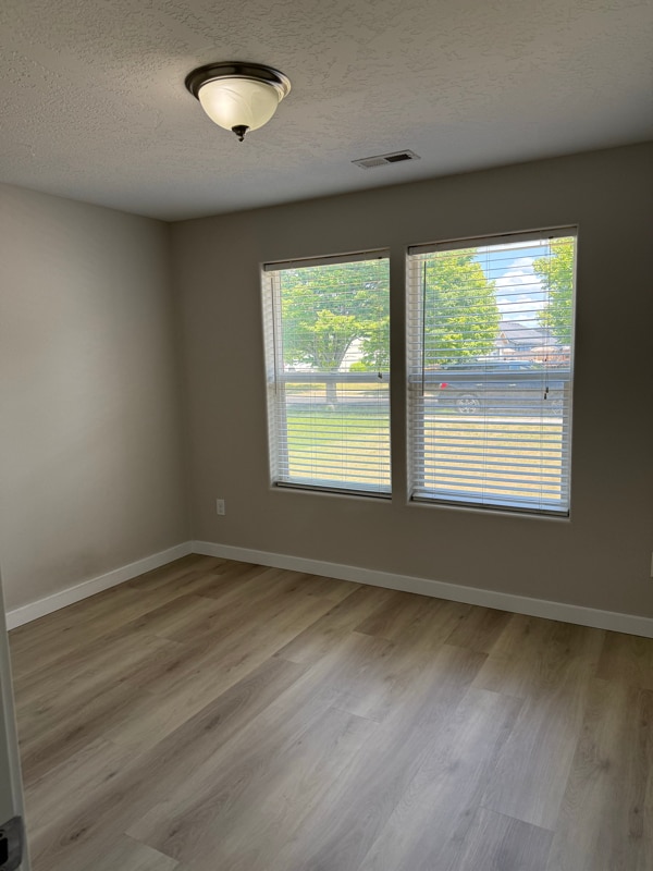 Building Photo - 1353 E Raymond Dr
