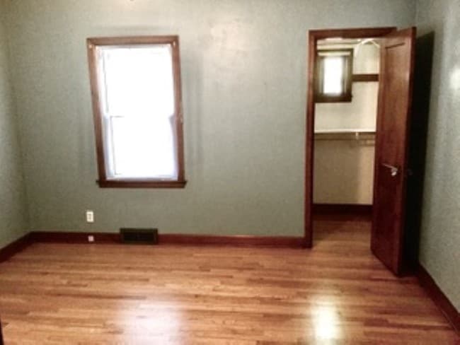 Building Photo - 2326 Scott St