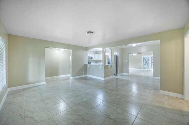Building Photo - 1436 Tangerine Ct